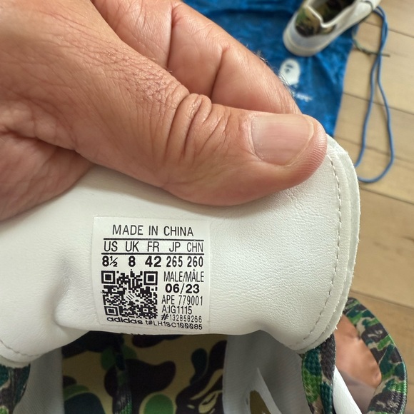 Adidas White Sneakers with Camouflage Accents - Picture 6 of 16